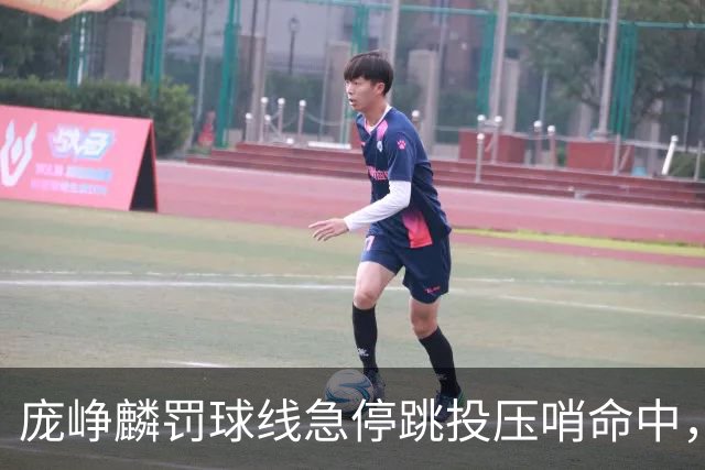 庞峥麟罚球线急停跳投压哨命中，江苏首节31-25领先深圳
